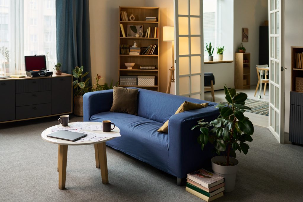 distribucion de salon triangular